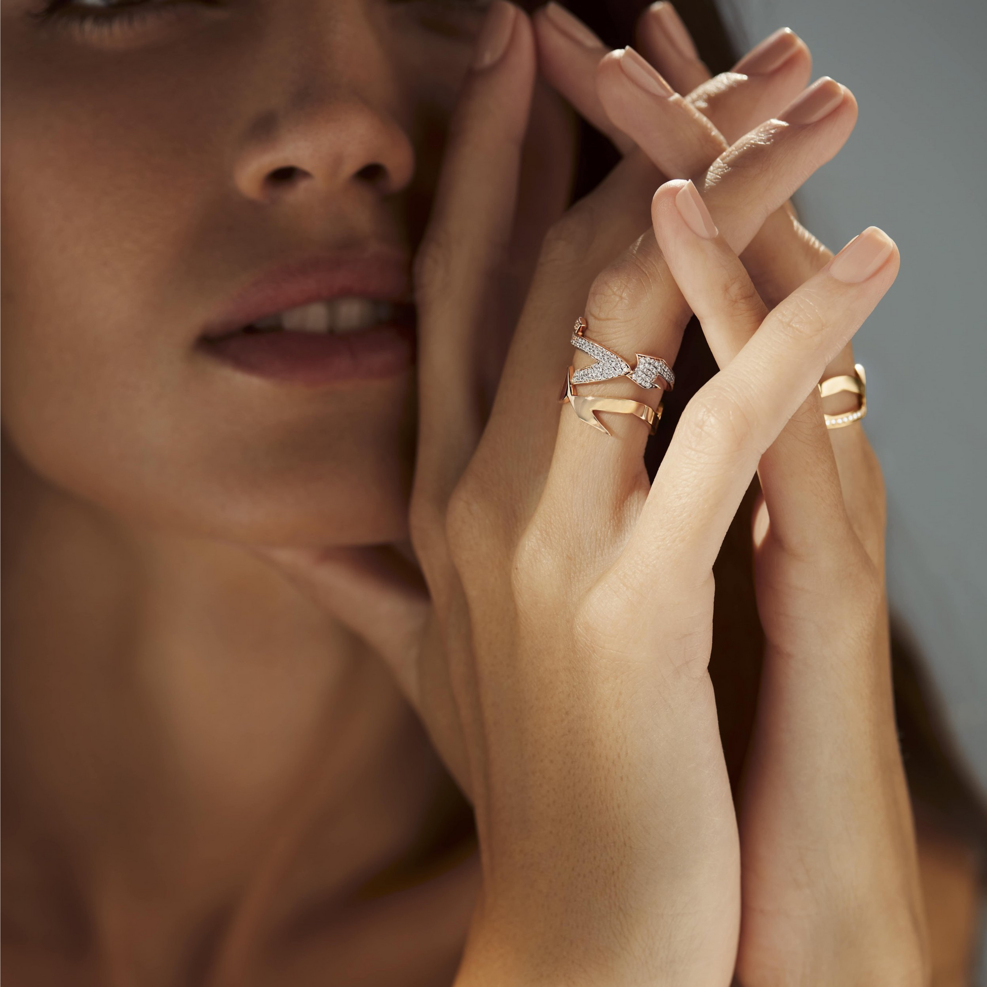 HOBBI - 18K Diamond “Love” Ring in Borderless Gold